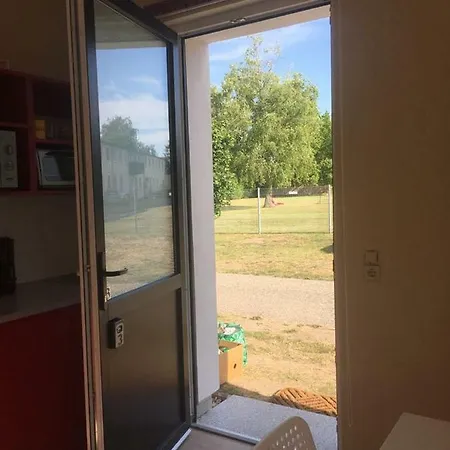 Die Senfbude - Klein Aber Fein - Wunderschoenes Studio-Apartment Mit Terrasse Und Stellplatz Leipzig Buitenkant foto